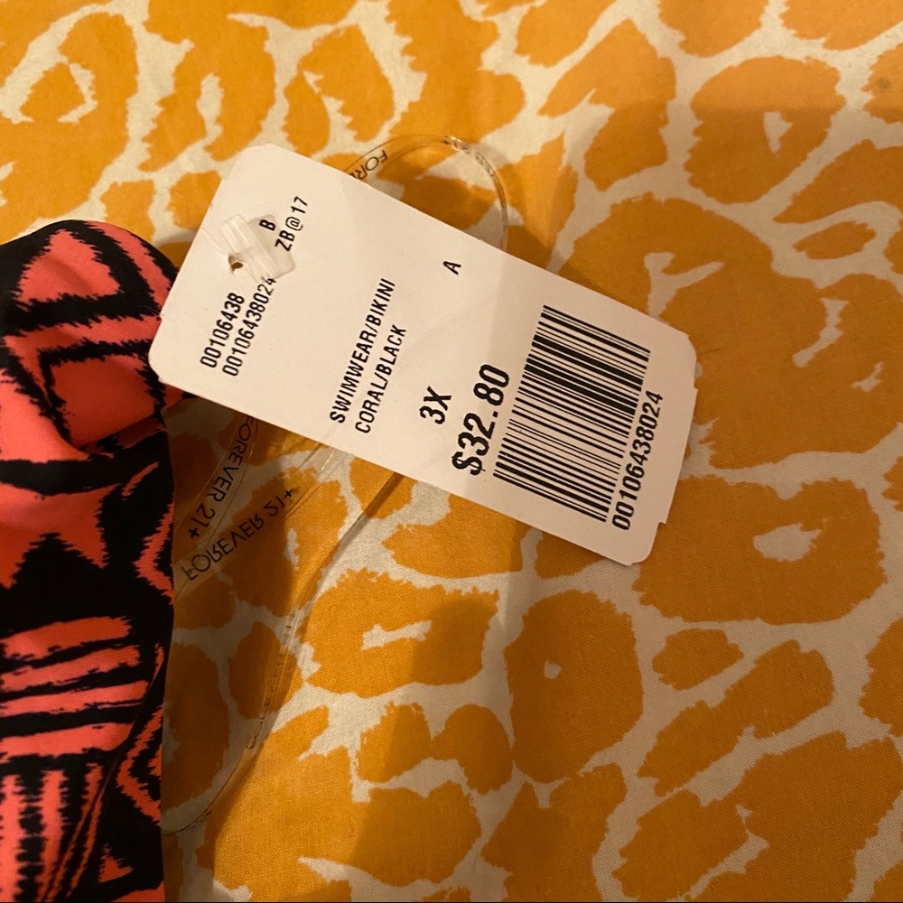 Plus Size Geo Print Bikini - Picture 2 of 3